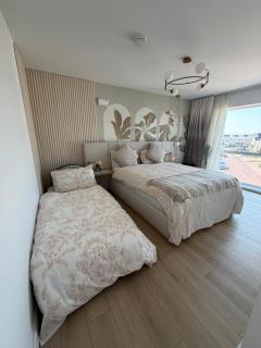 Stylish SuperKing and King Ensuite Bedrooms in Dublin-Free Parking- 15 min Airport - 9
