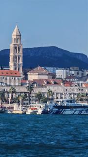 Mirela's golden luxury apartment - 8
