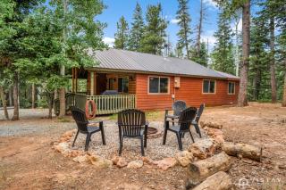 Lovely Log Cabin With Fire Pit! - 6