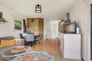 Rustig chalet 4 personen op recreatiepark de Friese Wadden Tzummarum - 2