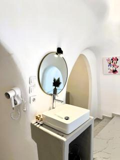 Cave Crafted Suites - 3