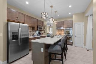 Spacious 4BR Near Soulard & Busch Stadium | Fenced Parking | Dog-Friendly - 2