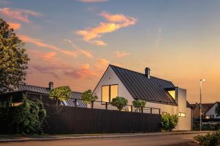Seaside villa with pool - 5