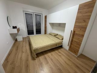 Modern Apartment with Terrace & Panoramic View - 9