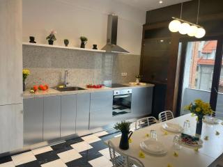 ultracentral 2 bedroom apartment - 4