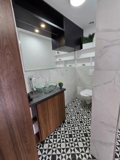 ultracentral 2 bedroom apartment - 3