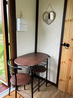 Woodpeckers Shepherds Hut - 7