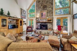 Creekside Mountain Cabin in Rural Dark-Sky Country - 6