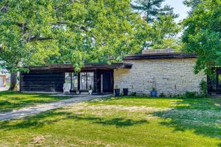 Walk to Dtwn Rockville! Prairie-Inspired Retreat - 9