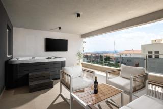 Apartment with Panoramic Sea View - 0
