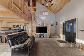 Lakeview Lodge - Boat Launch, Hot Tub, Game Room, BBQ, Yellowstone - 5