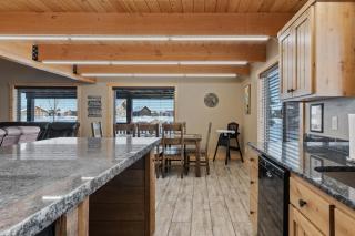 Lakeview Lodge - Boat Launch, Hot Tub, Game Room, BBQ, Yellowstone - 1