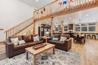 Isle Haven - Sleeps 19, Pickleball, Hot Tub, Theater, Fire Pit - 2