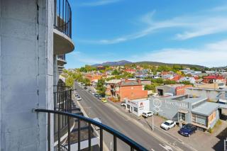 Private King Suite, Hobart CBD - 7