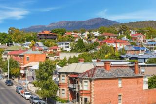 Private King Suite, Hobart CBD - 5