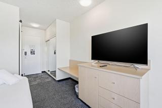 Private King Suite, Hobart CBD - 4