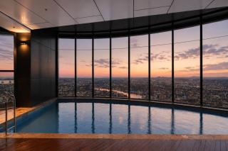 Level 51 Golden Sunset CBD Getaway with 2BDR, Free Parking, Sauna and Gym - 7