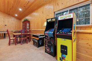 Three Bears Lodge - Lakefront, Hot Tub, Game Room, Close 2 Yellowstone - 7