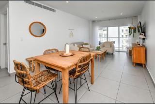 Harbour House apt 410 - 2