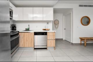 Harbour House apt 410 - 1