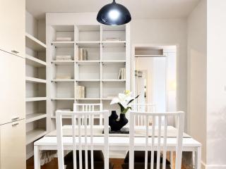 Near BTS l Large 52 sqm l Pool and Steam - 1