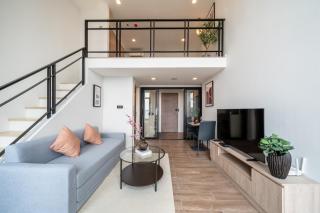Near BTS l Duplex 42 sqm l Rooptop Pool - 2