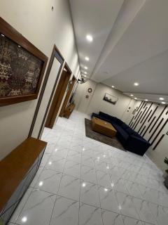 Jimmy's Den - 2