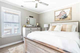 Luxury 3BR Pond View Home with Gameroom - 2