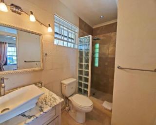 Beachfront South Coast Apartment, Great Location! - 3