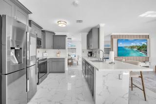 6BR Villa Tropical Haven Private Pool & BBQ - 7