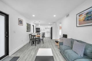 West Brickell #4 Free Parking & Renovated 2BR - 5