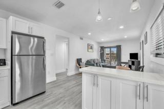 West Brickell #4 Free Parking & Renovated 2BR - 1