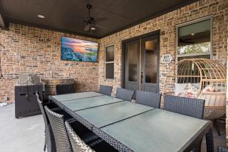 5BR Spacious Luxury Retreat Jacuzzi Gameroom - 4