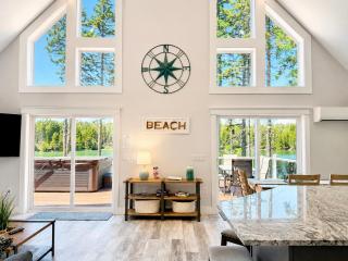 Luxury Waterfront Retreat with Hot Tub Near Acadia - 7