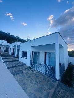 Appart neuf climatisé, piscine Nosy be - 4