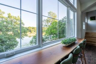 Luxury Lauderdale Lakes Retreat & Lakefront Views & Balconies - 8