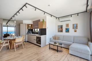 New - Stylish 2BR penthouse with Terrace, Seaview & private Jacuzzi by SF Homes 12 - 9