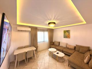 Elegant Apartment in Bir El Djir with Balcony - 9
