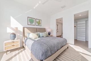 41 Sunset Point Vacations Luxury Oceanfront 3 Bedroom Condo with Pool and Hot Tub - 1