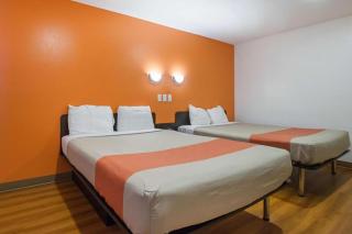 Atlantic Inn Marshalltown, Iowa - 6