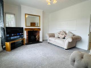 Spacious Detached Farm House for Contractors and Families - 2
