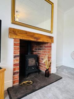 Spacious Detached Farm House for Contractors and Families - 1