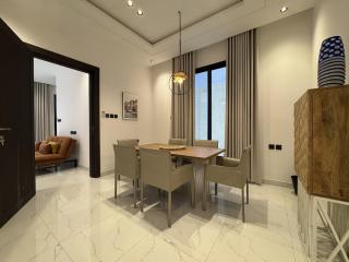 C1 - Spacious Ground-floor 4 Bedroom Apartment - 5