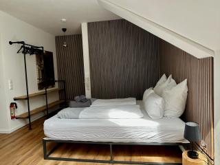 Modern Boutique Apartment near Lister Platz - 8