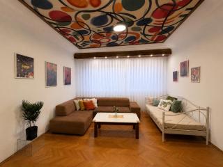 The Art Ceiling Loft at Main Square - 0