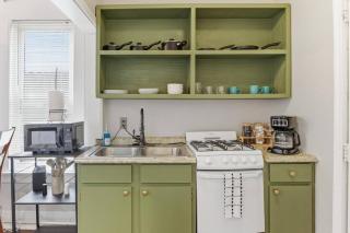 Freshly Renovated 1BR Near Beale and Downtown - 8