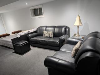 King Size In-Suite Basement - 9