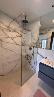 New luxury apartment with swimming pool near the beach - 8