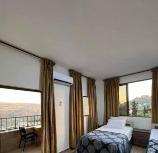 Al-jabal castle Hotel - Ajloun - 0
