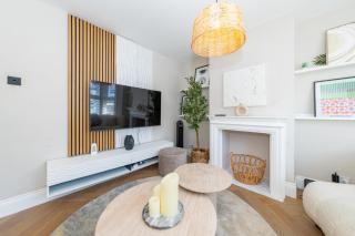 Cosy & Modern 2BR House with Home Office - Pass the Keys - 1